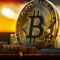 بیت کوین در آستانه ۱۱۷ هزار دلار؛ همبستگی دوباره با طلا و هشدار نقدینگی